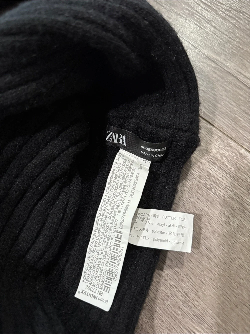 Zara BWT black bow beanie and infinity scarf set